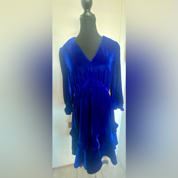 Gabby Skye - Tiered Ruffle Velvet Dress - Picture 7 of 7